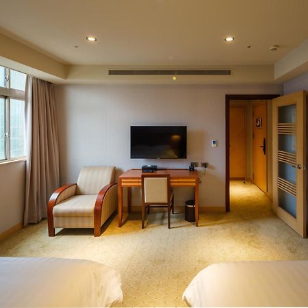 Rich & Free Hotel - Fuzhong 富逸旅趣-板橋府中館 Taipeh Exterior foto
