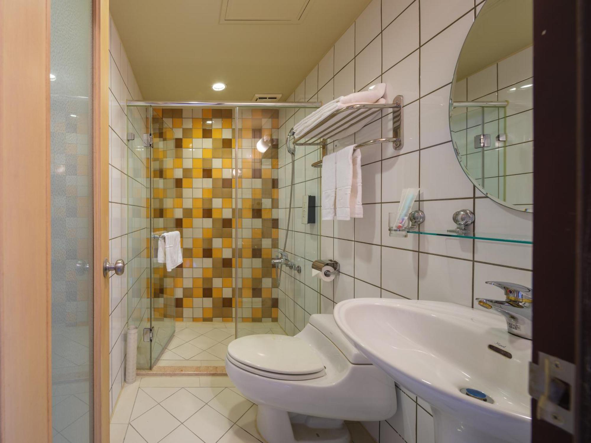 Rich & Free Hotel - Fuzhong 富逸旅趣-板橋府中館 Taipeh Exterior foto