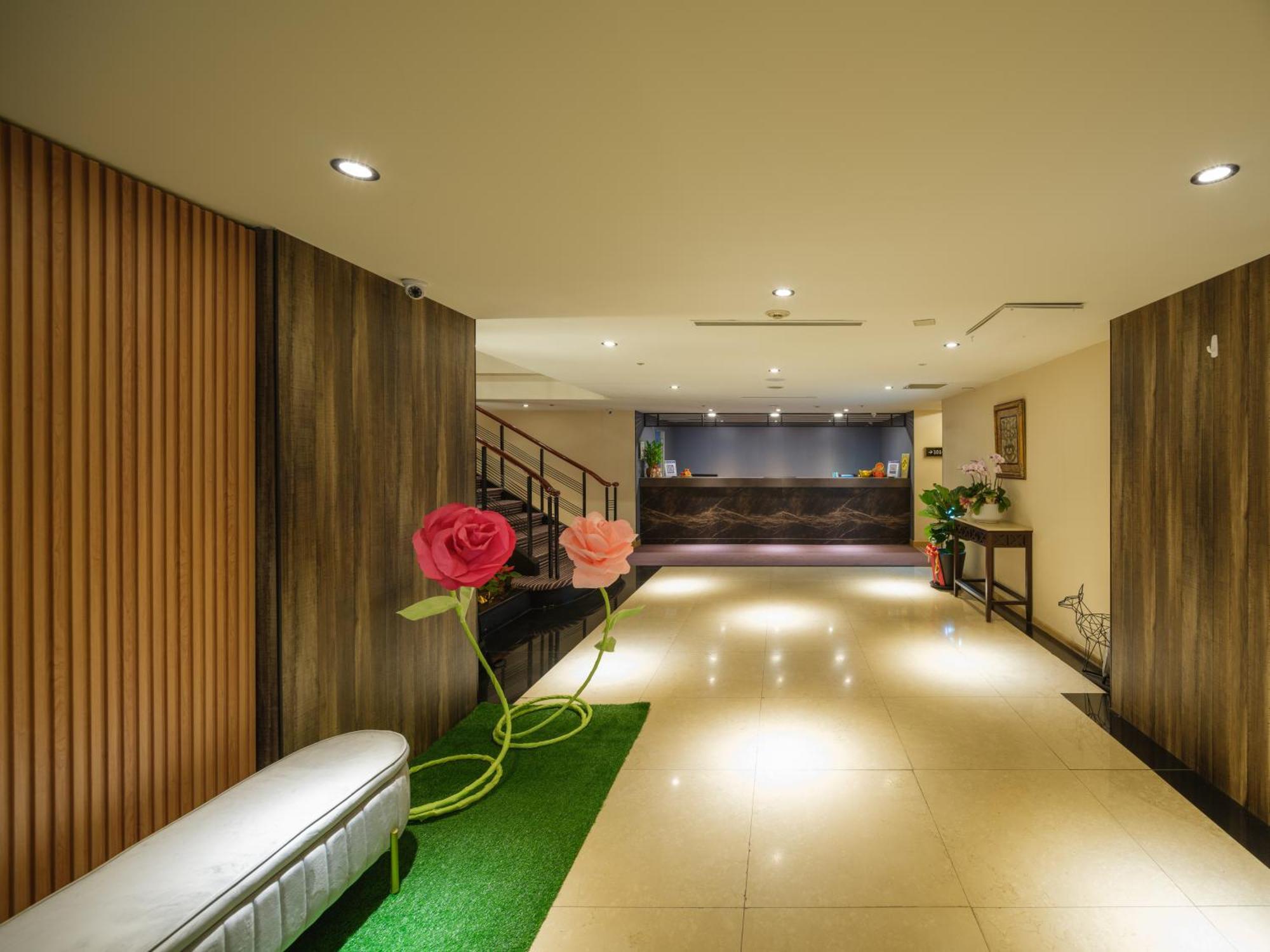 Rich & Free Hotel - Fuzhong 富逸旅趣-板橋府中館 Taipeh Exterior foto