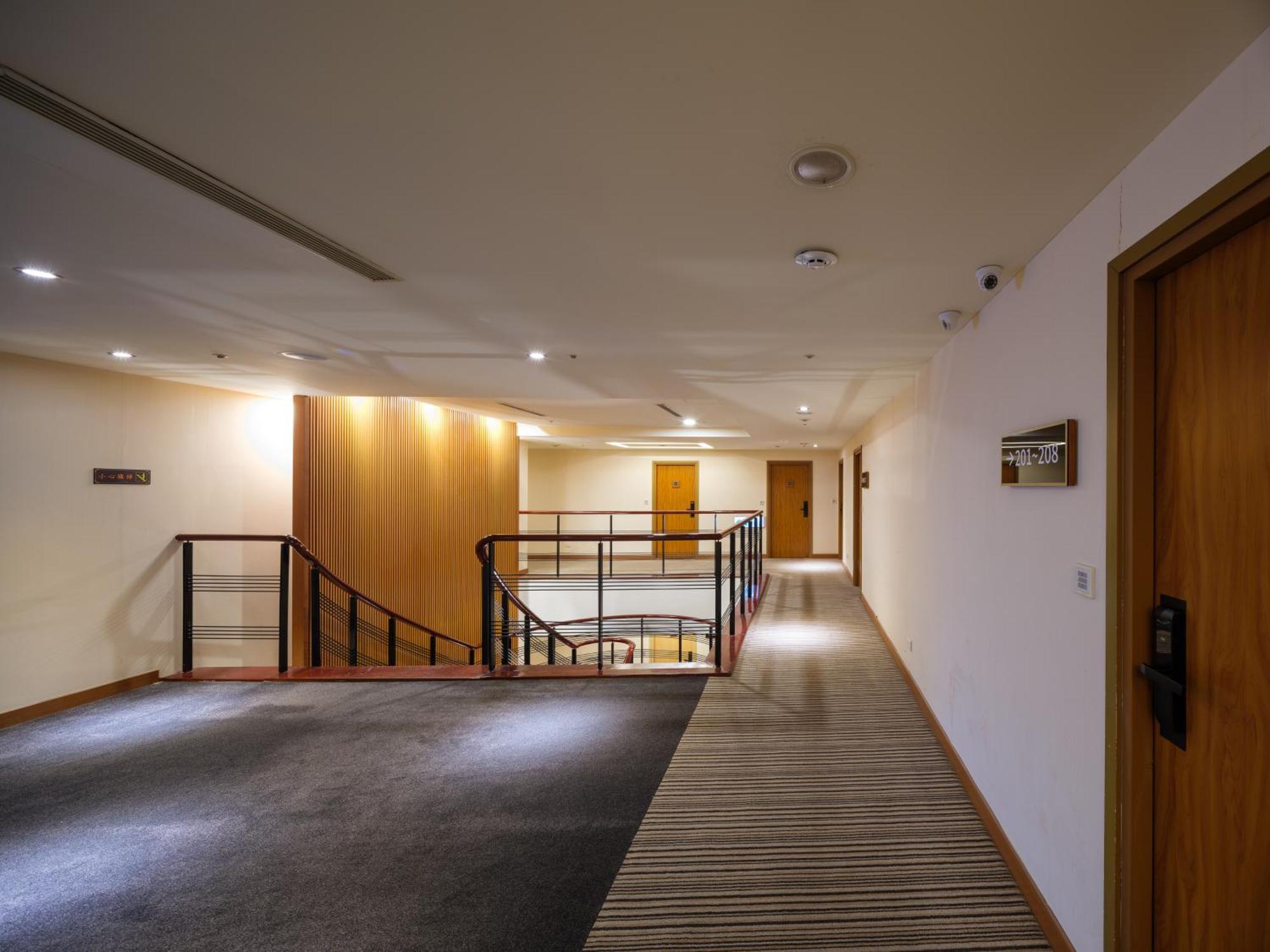 Rich & Free Hotel - Fuzhong 富逸旅趣-板橋府中館 Taipeh Exterior foto