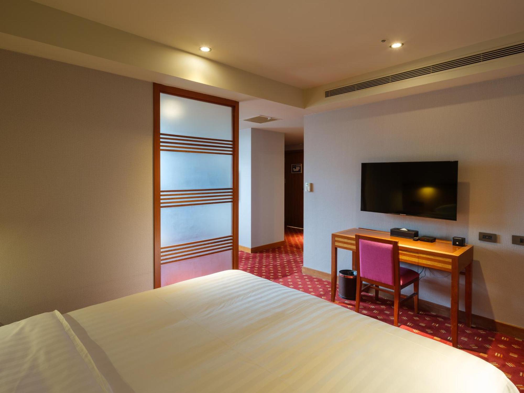Rich & Free Hotel - Fuzhong 富逸旅趣-板橋府中館 Taipeh Exterior foto