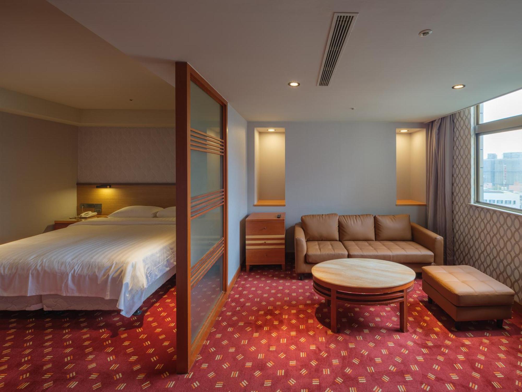 Rich & Free Hotel - Fuzhong 富逸旅趣-板橋府中館 Taipeh Exterior foto
